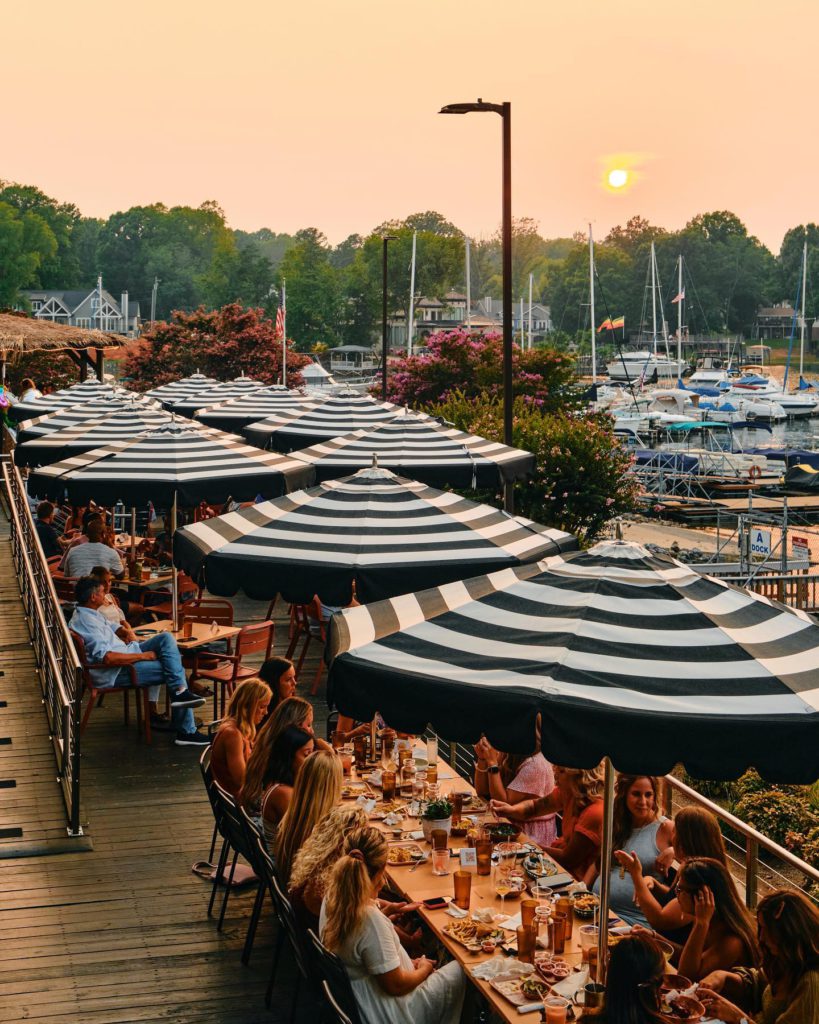 15 Popular Restaurants in Lake Norman Area